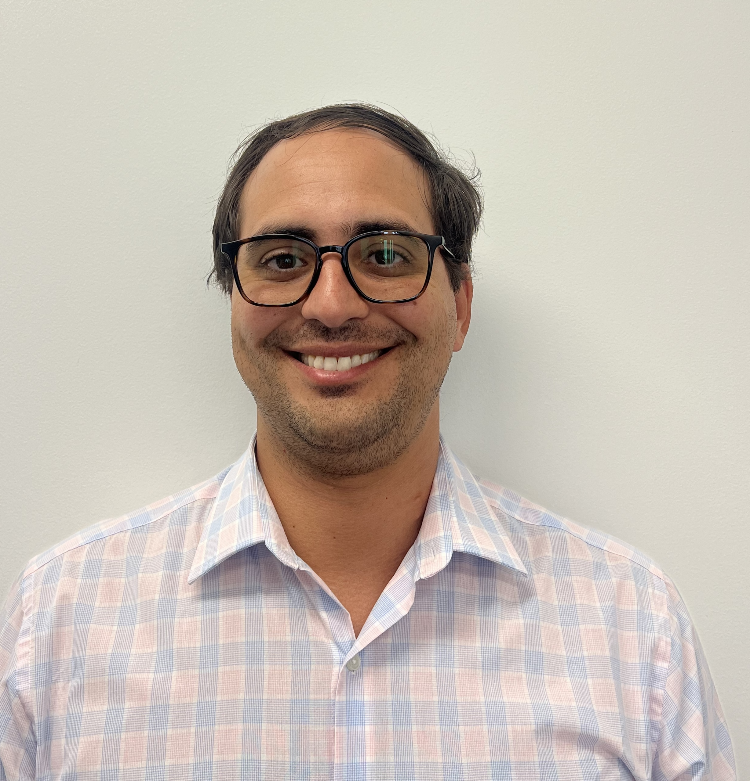 Dr Yan Carvalho